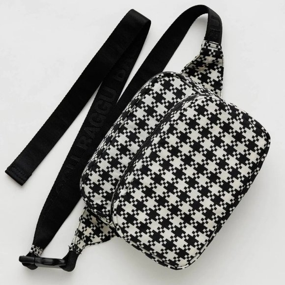 NWT Baggu Fanny Pack - Black & White Pixel Gingham - Picture 4 of 7